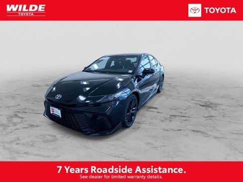 Certified 2025 Toyota Camry SE image 5