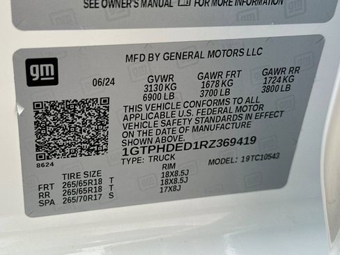 Certified 2024 GMC Sierra 1500 SLT RWD image 39