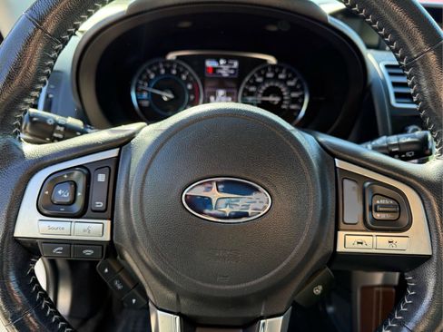 Used 2017 Subaru Forester 2.5i Touring AWD/4WD image 32