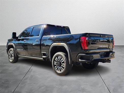 Used 2024 GMC Sierra 3500 Denali Ultimate image 3