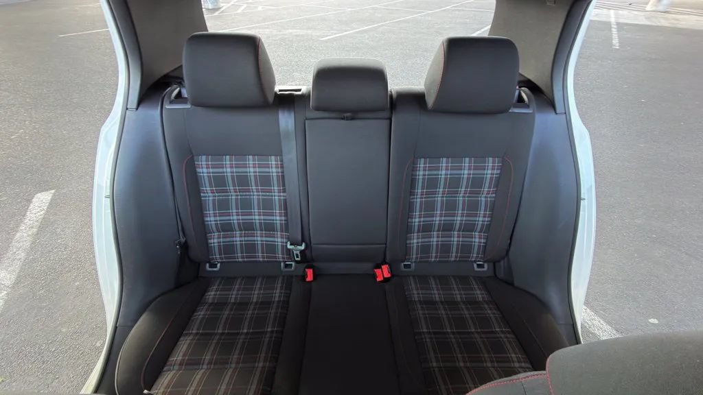Used 2011 Volkswagen GTI 4-Door FWD image 35