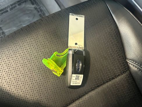 Used 2025 Ford F150 Lariat w/ Equipment Group 501A Mid image 43