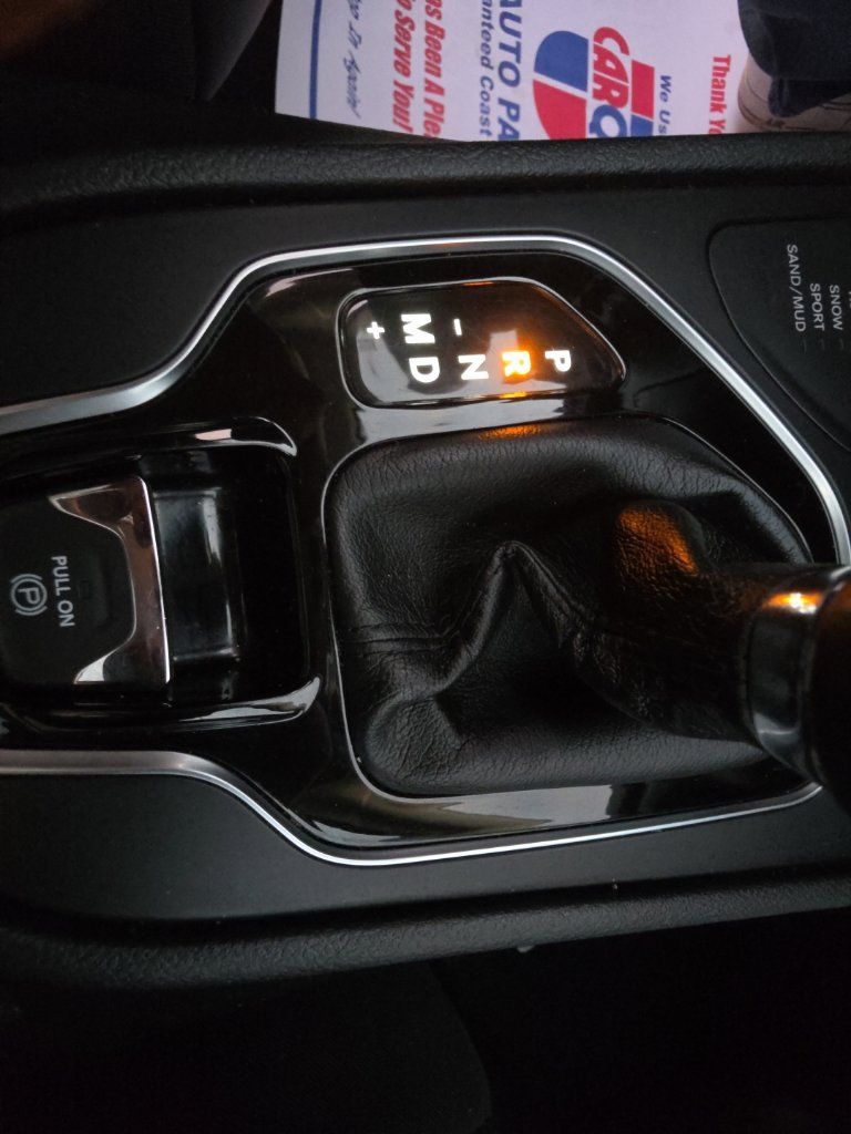 Used 2019 Jeep Cherokee Limited w/ Luxury Group AWD/4WD image 24