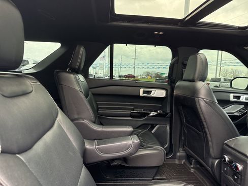 Used 2024 Ford Explorer ST w/ Equipment Group 401A image 9