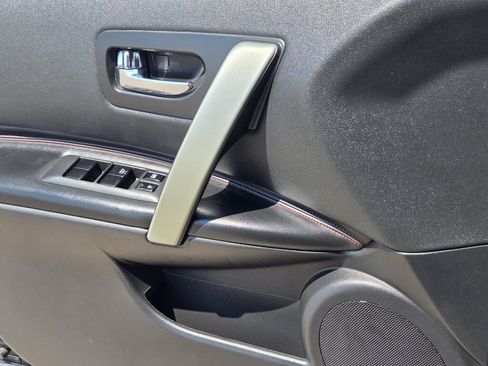 Used 2012 Nissan Rogue SL AWD/4WD image 7