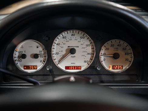 Used 2001 Mercedes-Benz ML 55 AMG 4MATIC image 22