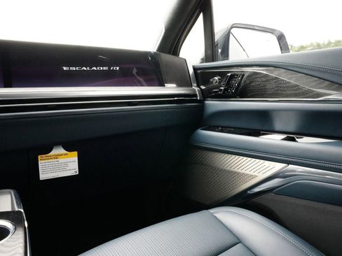 New 2025 Cadillac Escalade IQ Sport 2 image 47