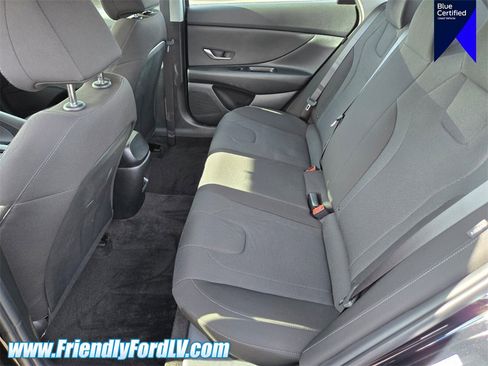Used 2025 Hyundai Elantra SE image 11