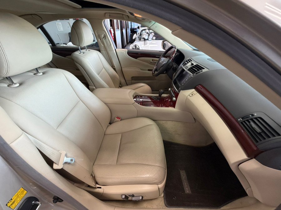 Used 2011 Lexus LS 460 w/ Comfort Pkg RWD image 46