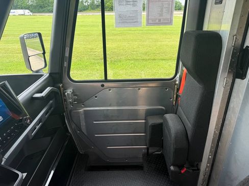 Used 2024 Chevrolet Brightdrop 600 w/ Commercial Equipment Package AWD/4WD image 12