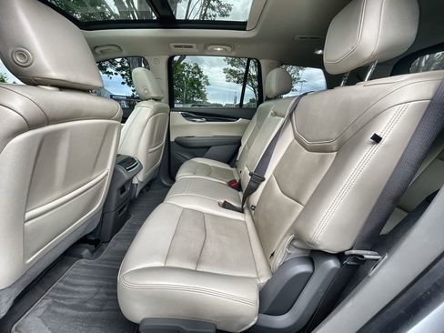 Used 2021 Cadillac XT6 Premium Luxury FWD image 26