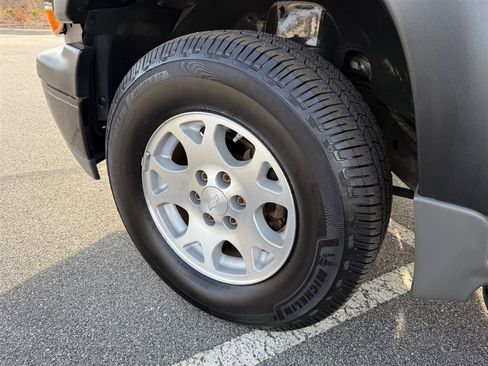 Used 2006 Chevrolet Tahoe Z71 w/ Z71 Preferred Equipment Group image 9