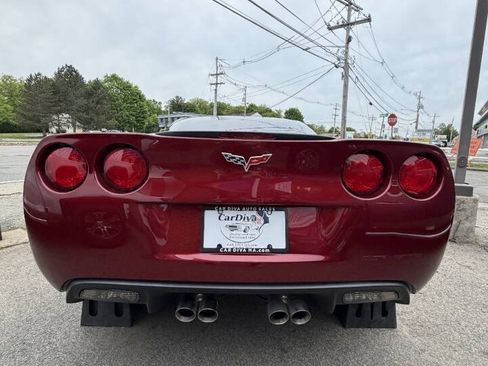Used 2007 Chevrolet Corvette Coupe w/ Performance Package RWD image 10