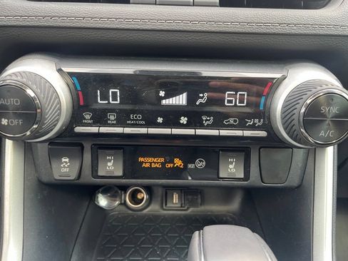 Used 2021 Toyota RAV4 XLE Premium AWD/4WD image 15