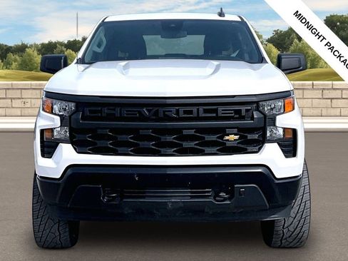 Used 2024 Chevrolet Silverado 1500 W/T w/ Z71 Off-Road Package AWD/4WD image 3