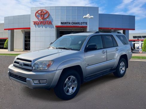 Used 2004 Toyota 4Runner SR5 RWD image 3