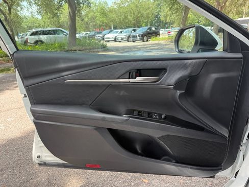 Used 2026 Toyota Camry SE FWD image 15