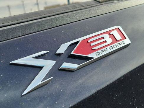 Used 2023 GMC Sierra 1500 SLT w/ SLT Premium Package AWD/4WD image 16