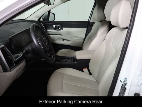 Used 2025 Kia Sorento S FWD image 13