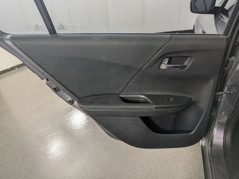 Used 2016 Honda Accord LX image 15