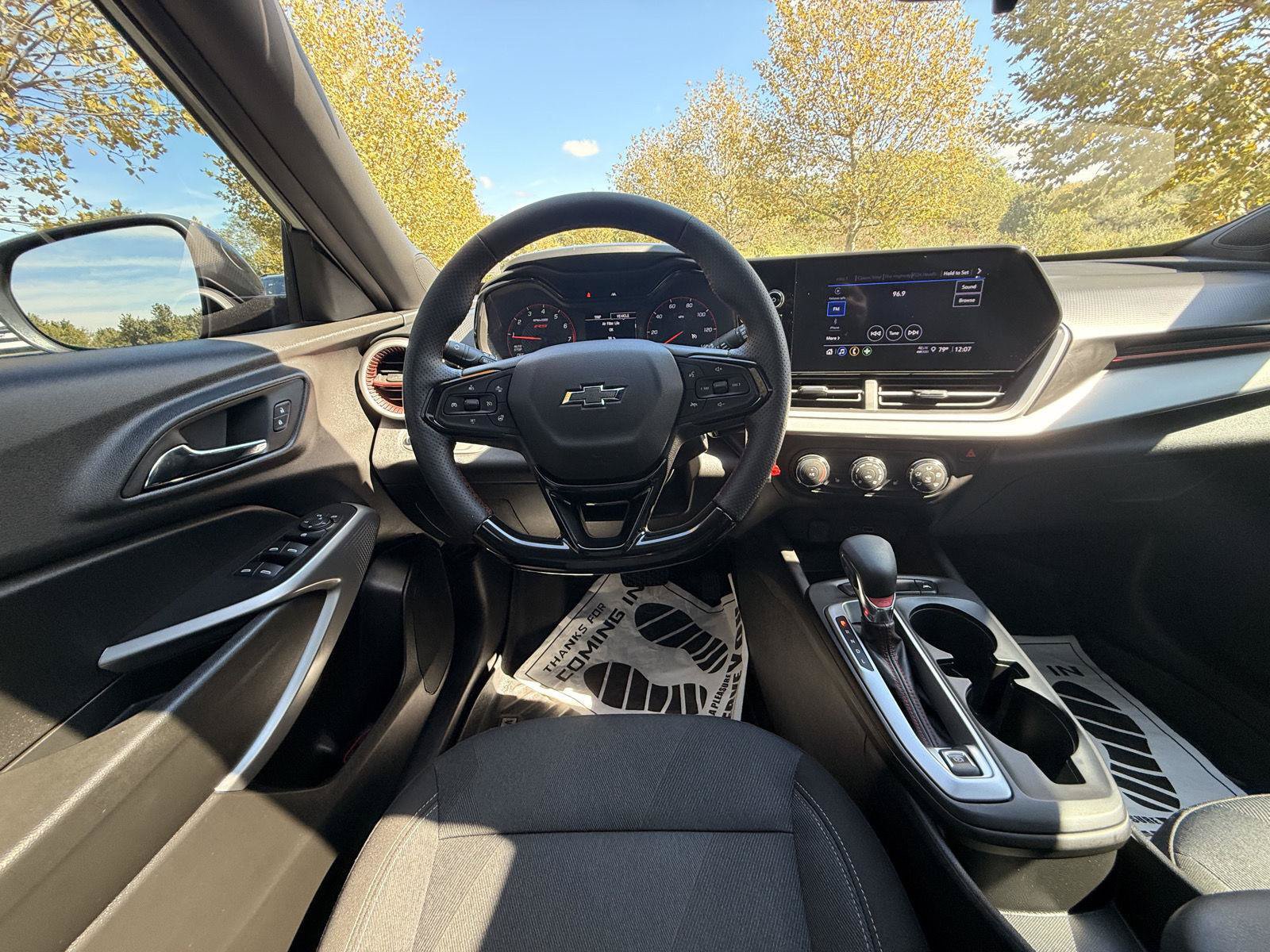 Used 2024 Chevrolet Trax RS w/ Sunroof Package FWD image 24