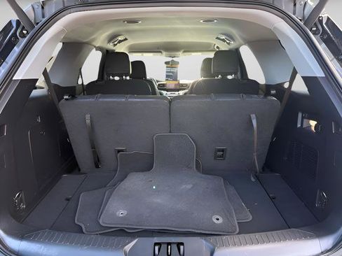 Certified 2022 Ford Explorer XLT w/ Equipment Group 202A AWD/4WD image 6