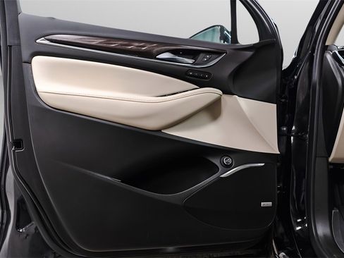 Used 2024 Buick Enclave Avenir image 25