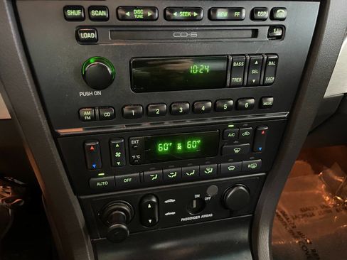 Used 2002 Ford Thunderbird Deluxe image 22