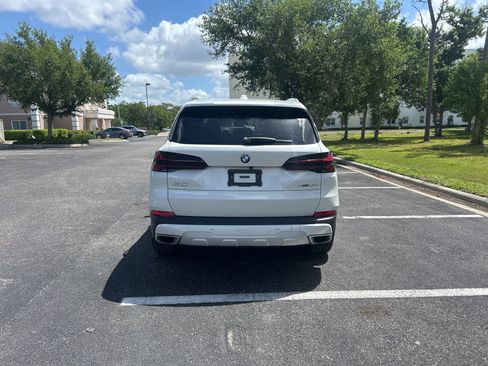 Used 2024 BMW X5 xDrive40i w/ Premium Package image 5