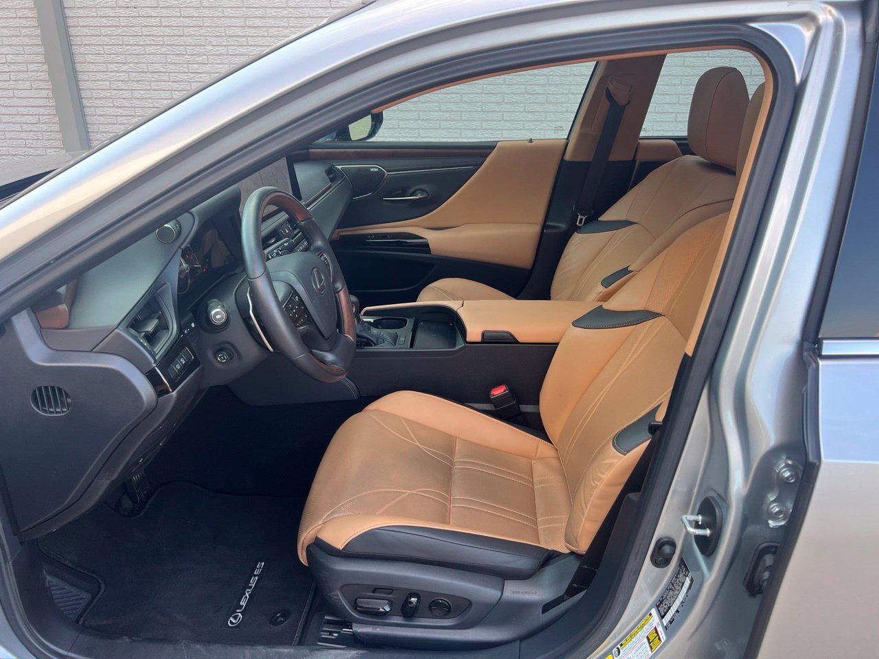 Used 2025 Lexus ES 350 Ultra Luxury w/ Accessory Package (Z2) FWD image 10
