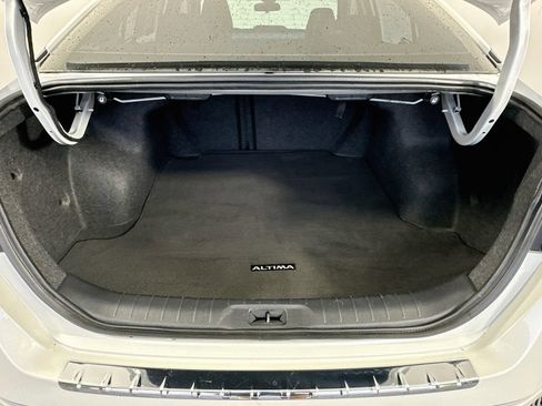 Used 2022 Nissan Altima 2.5 SR FWD image 23