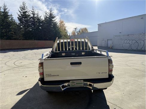 Used 2015 Toyota Tacoma 4x4 Double Cab image 4