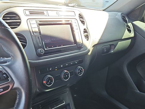 Used 2016 Volkswagen Tiguan R-Line FWD image 14