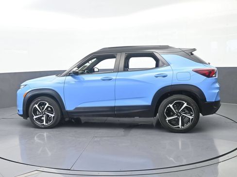 Used 2023 Chevrolet TrailBlazer RS w/ Sun and Liftgate Package FWD image 3