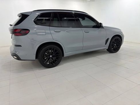 Used 2025 BMW X5 xDrive40i w/ M Sport Package AWD/4WD image 6