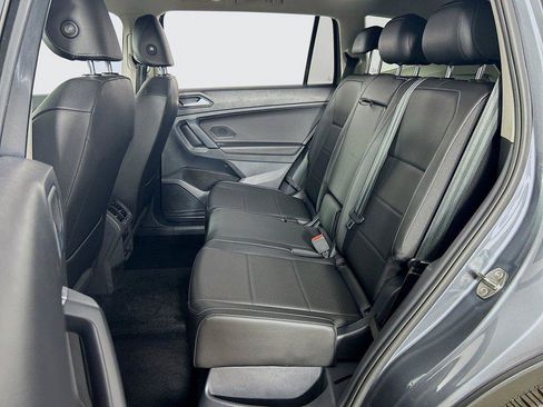 Used 2019 Volkswagen Tiguan SEL AWD/4WD image 24