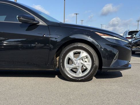 Used 2023 Hyundai Elantra SE FWD image 9