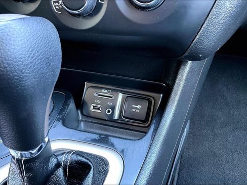 Used 2017 Jeep Cherokee Sport AWD/4WD image 16