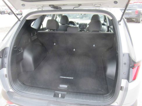 Used 2023 Hyundai Tucson SE image 7