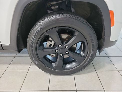 Used 2023 Jeep Grand Cherokee Altitude image 50