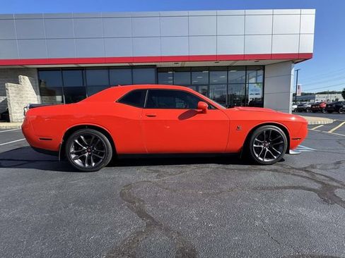 Used 2022 Dodge Challenger R/T Scat Pack w/ Driver Convenience Group RWD image 6