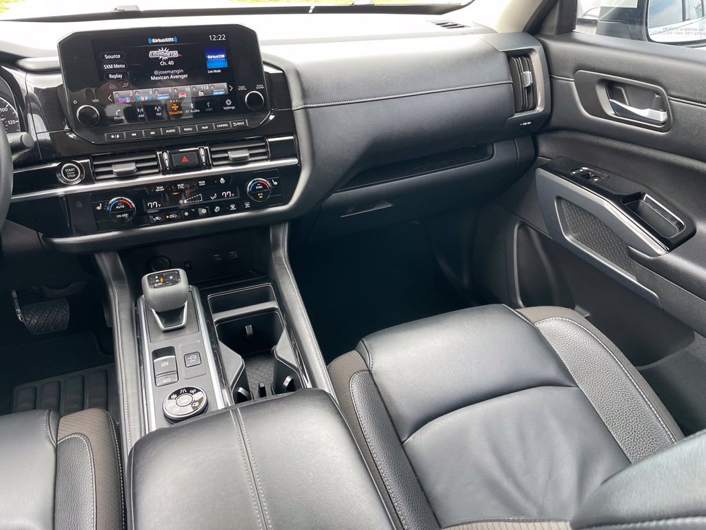 Certified 2025 Nissan Pathfinder SL AWD/4WD image 11