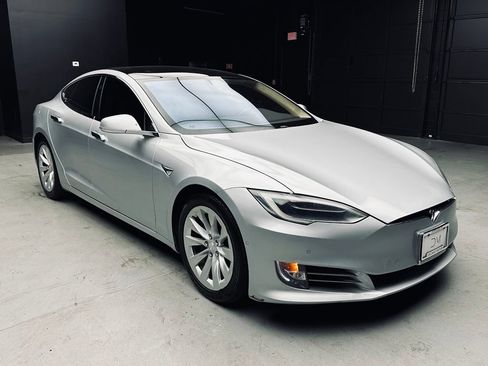 Used 2018 Tesla Model S 100D AWD/4WD image 13