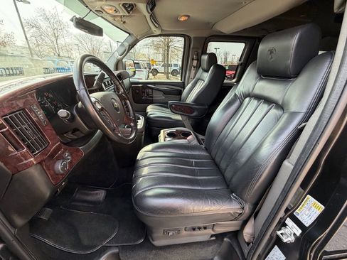 Used 2014 Chevrolet Express 2500 Extended image 17