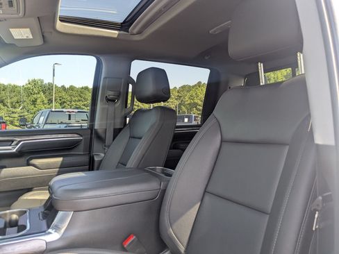 Used 2025 Chevrolet Silverado 2500 LTZ w/ LTZ Premium Package AWD/4WD image 15