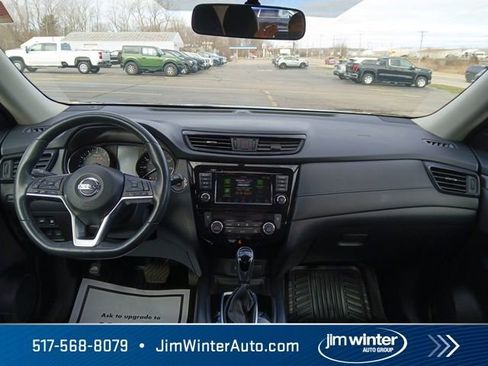 Used 2018 Nissan Rogue SV w/ Premium Package image 13