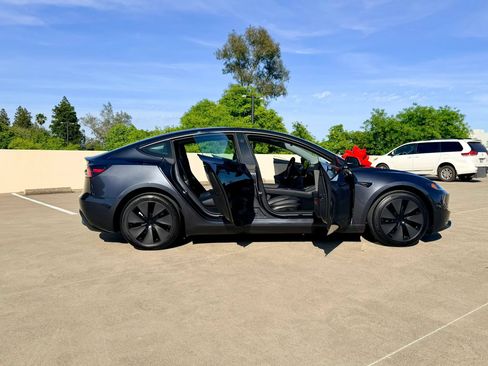 Used 2025 Tesla Model 3 Long Range RWD image 36