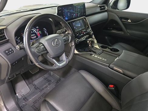 Used 2023 Lexus LX 600 4WD w/ Accessory Package (Z1) image 19