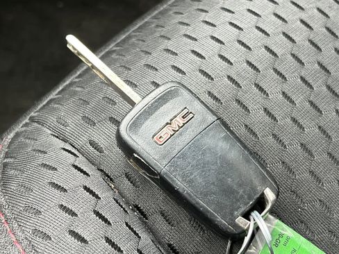 Used 2014 GMC Terrain SLE image 23