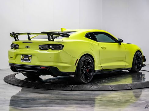 Used 2019 Chevrolet Camaro ZL1 image 19